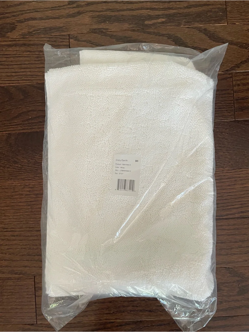 NWT Cozy Earth White Bath Mat